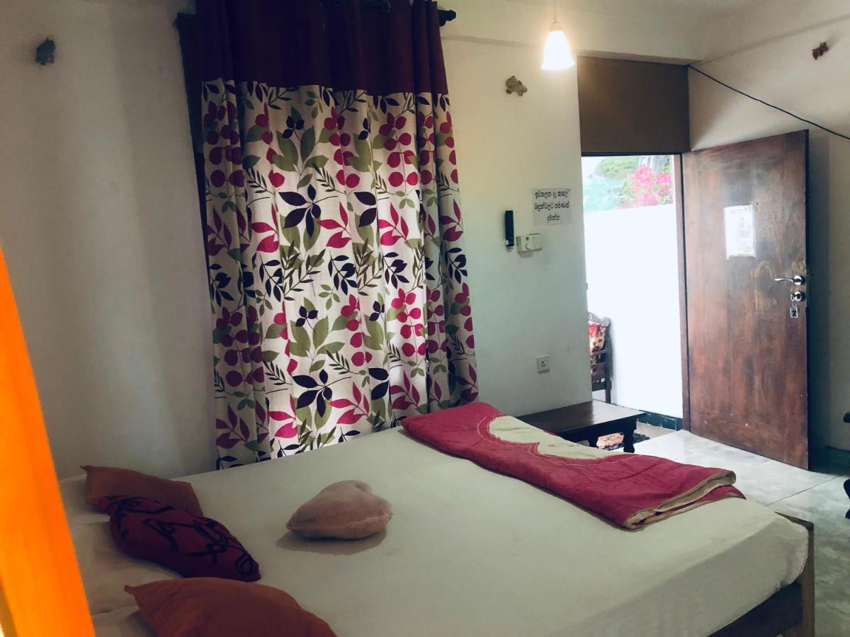 Thisara Pool Resort Kataragama & Yala-Kabiliththa Safari Exteriör bild