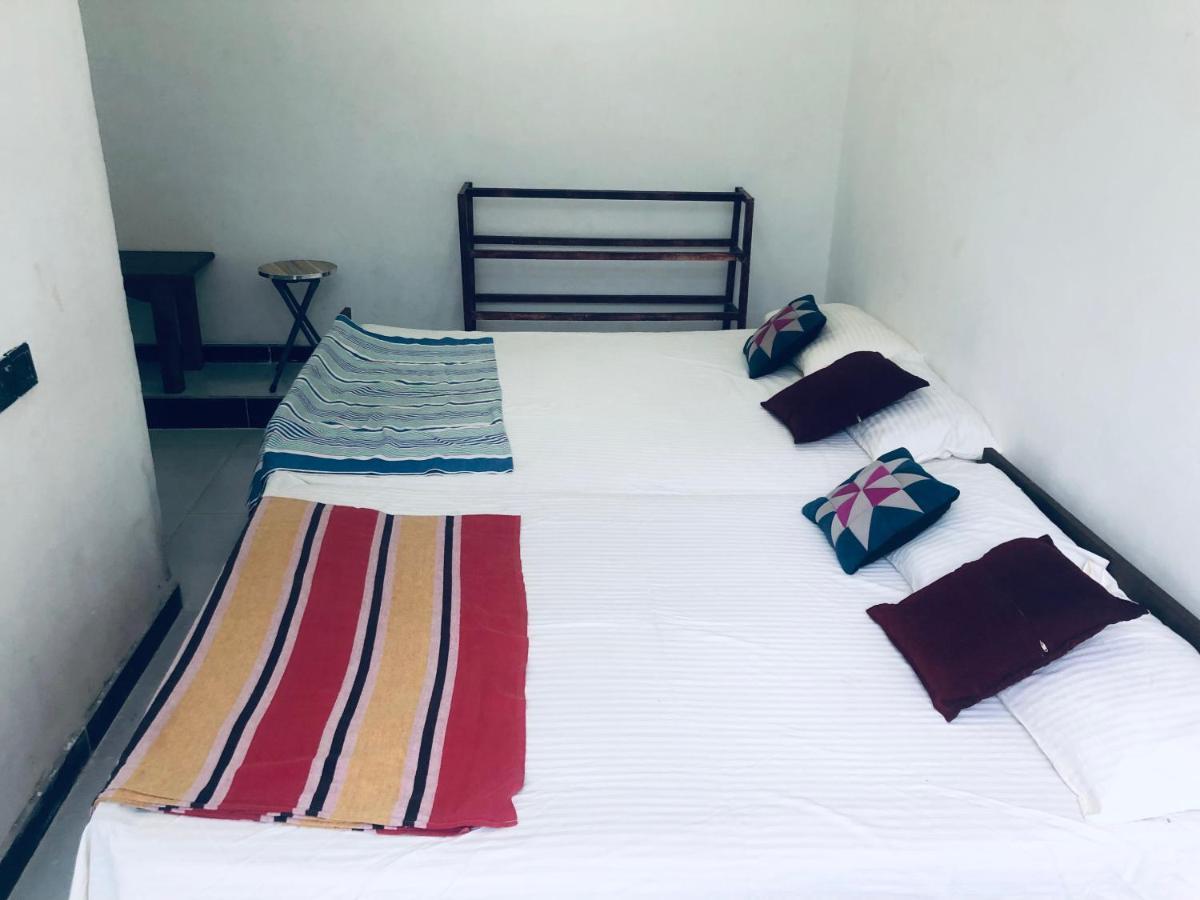 Thisara Pool Resort Kataragama & Yala-Kabiliththa Safari Exteriör bild