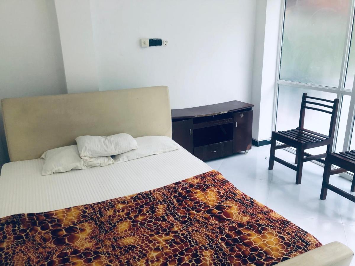 Thisara Pool Resort Kataragama & Yala-Kabiliththa Safari Exteriör bild