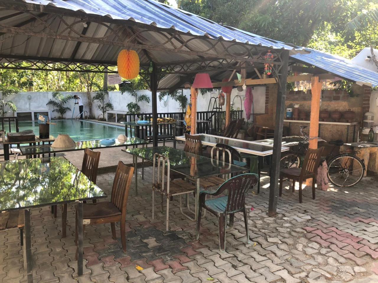 Thisara Pool Resort Kataragama & Yala-Kabiliththa Safari Exteriör bild